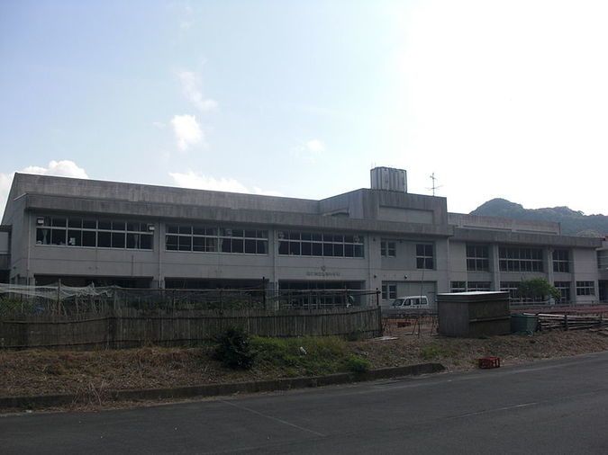 答志中学校外観画像