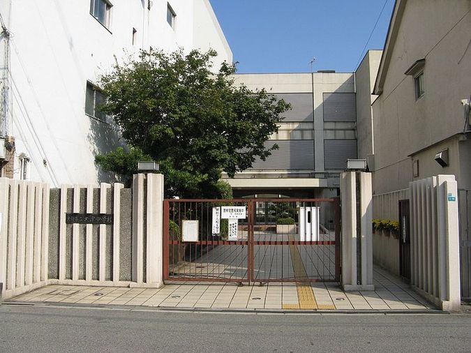 木津中学校外観画像