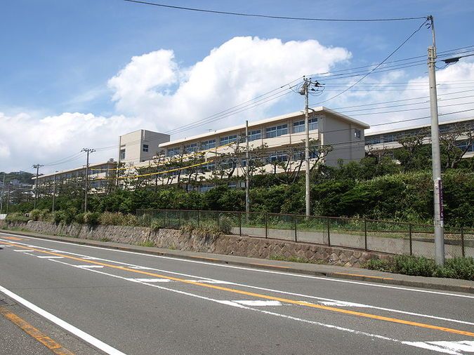 七里ガ浜高等学校外観画像