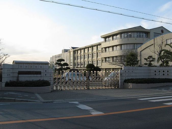 河南町立中学校外観画像