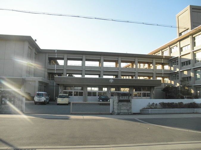 自由が丘中学校外観画像