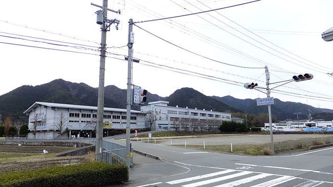 丹南中学校外観画像