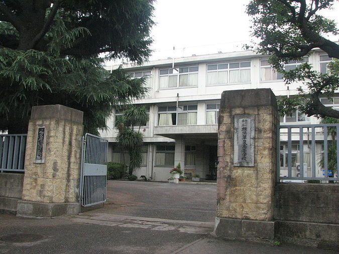 横浜翠嵐高等学校外観画像