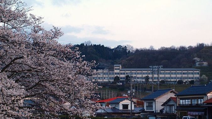 木次中学校外観画像