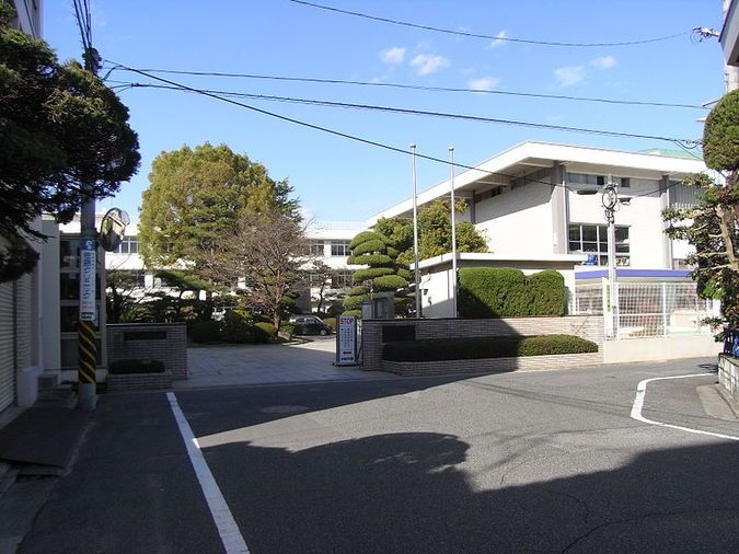 安田女子中学 広島市中区 偏差値 学校教育情報 みんなの中学校情報