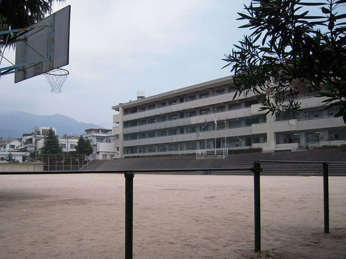 和庄中学校外観画像