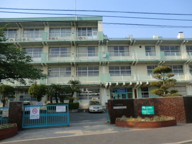 菊陵中学校外観画像