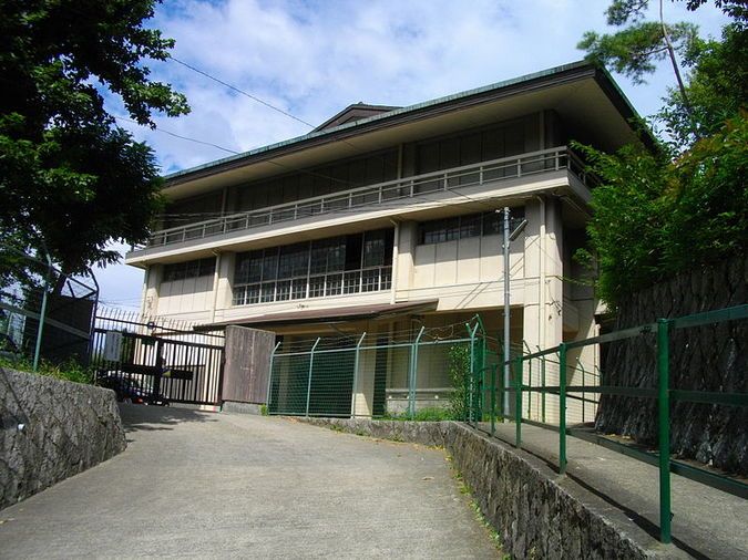 京都市立日吉ヶ丘高等学校外観画像