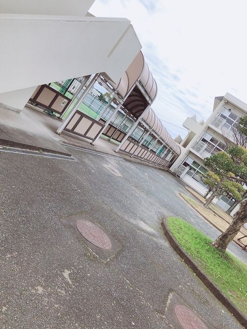 粕屋中学校外観画像