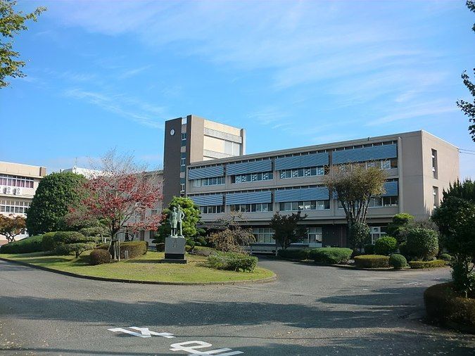 鹿本高等学校外観画像