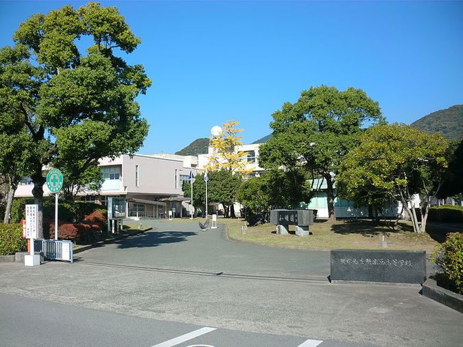 熊本西高等学校外観画像