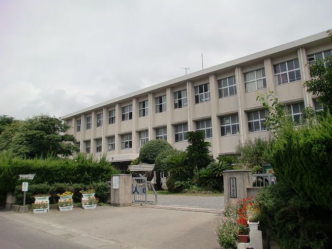 隼人中学校外観画像