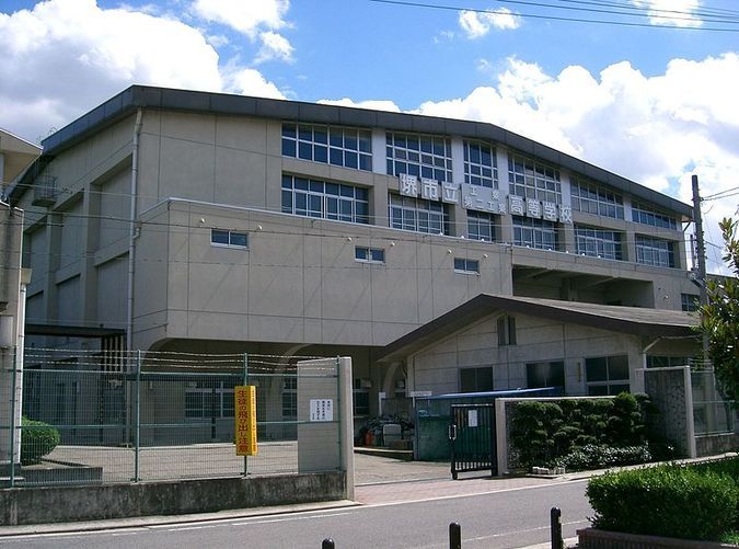 堺市立堺高等学校外観画像