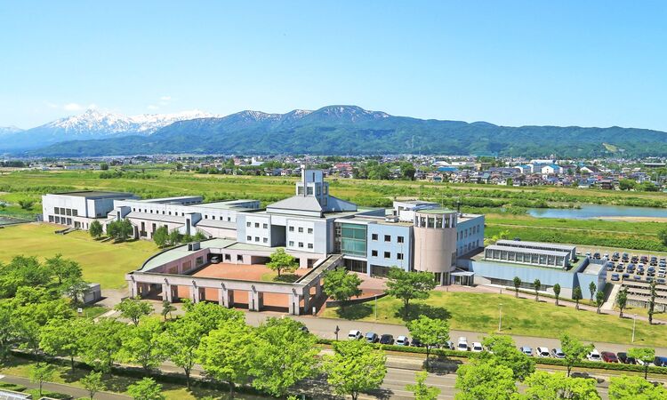 新潟県立看護大学画像