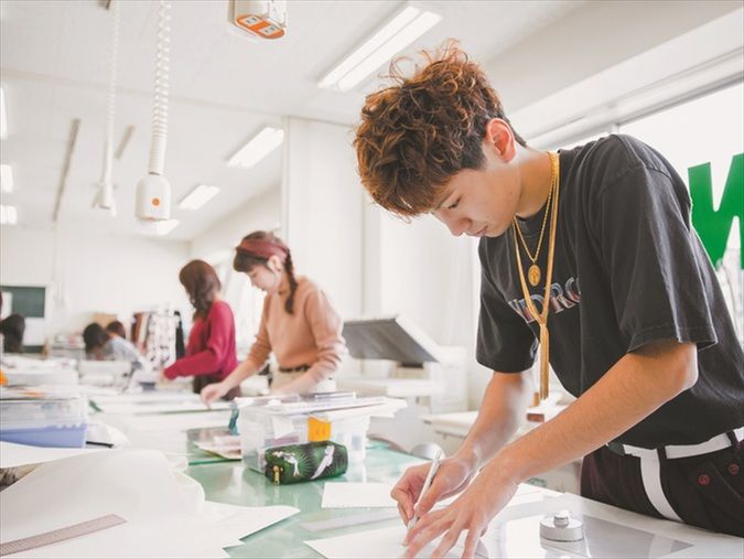 札幌ファッションデザイン専門学校ＤＯＲＥＭＥ