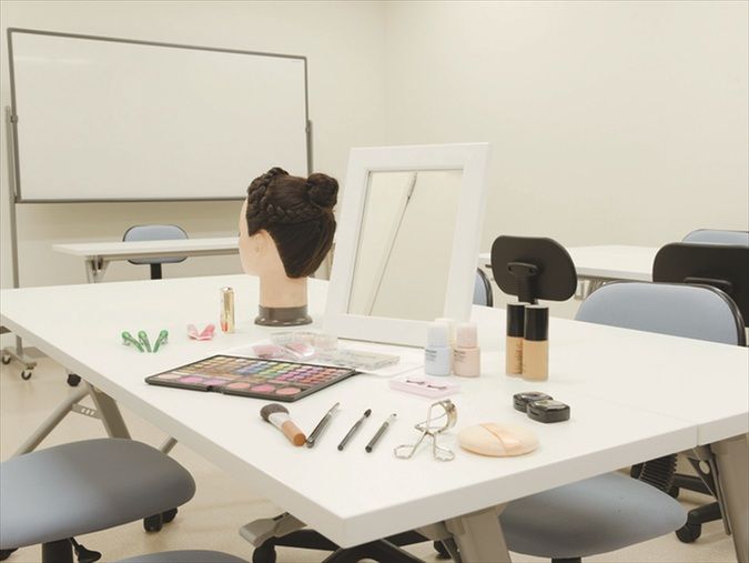 札幌ファッションデザイン専門学校ＤＯＲＥＭＥ