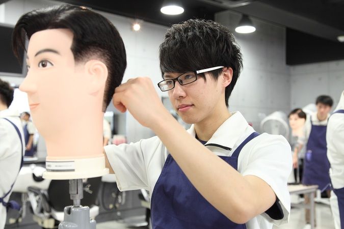 ＳＥＮＤＡＩ中央理容美容専門学校