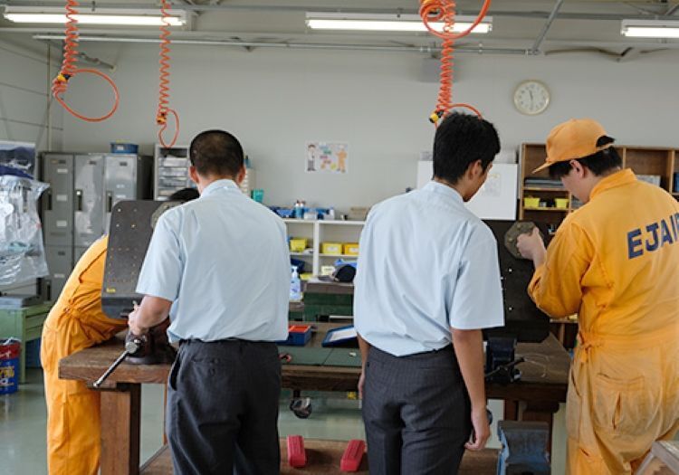 東日本航空専門学校画像