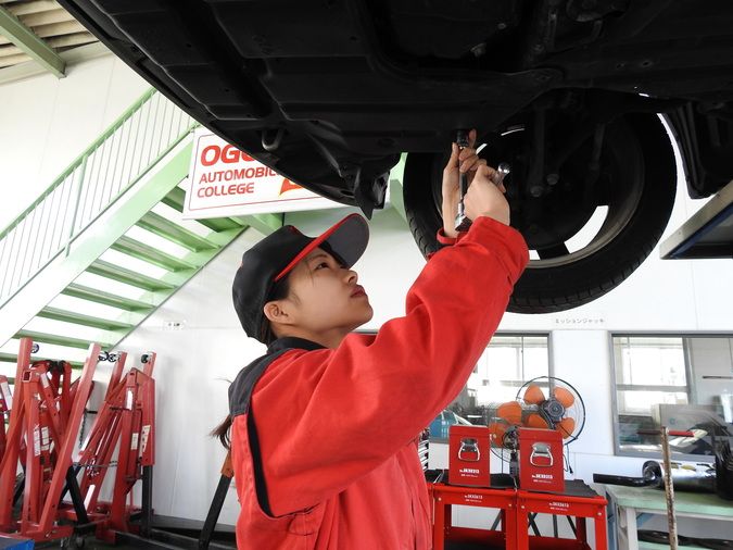 専門学校越生自動車大学校