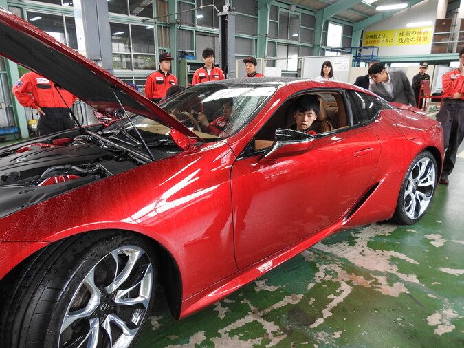 専門学校越生自動車大学校