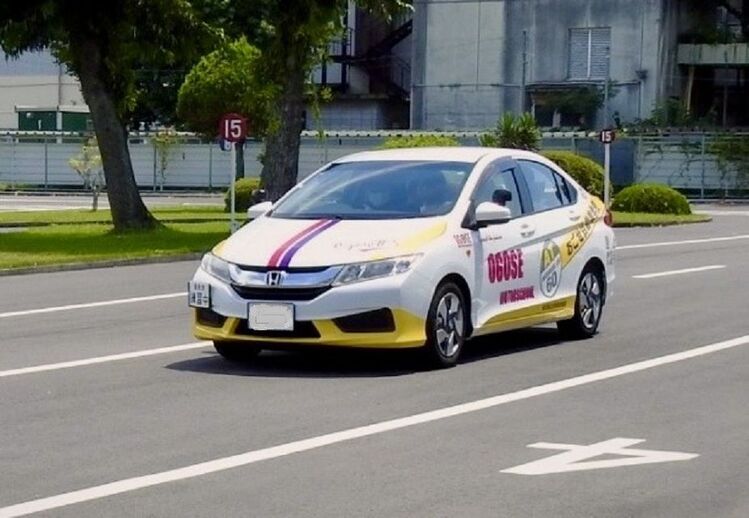 専門学校越生自動車大学校画像