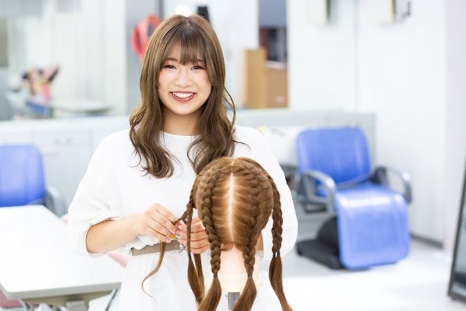 タカラ美容専門学校