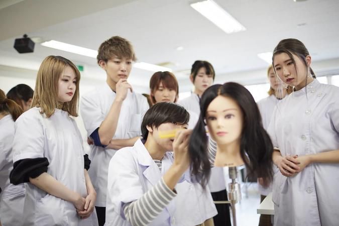 マリールイズ美容専門学校