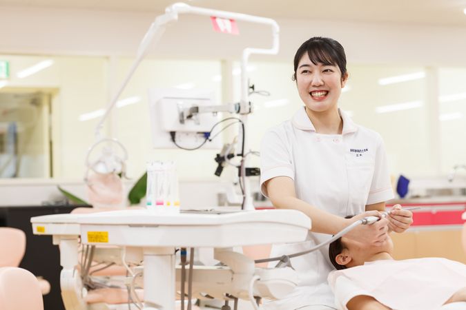 新東京歯科衛生士学校