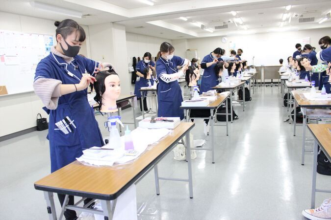 東京マックス美容専門学校