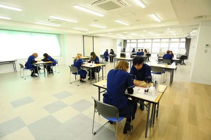 東京マックス美容専門学校