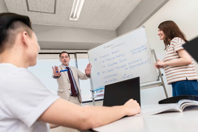 グレッグ外語専門学校