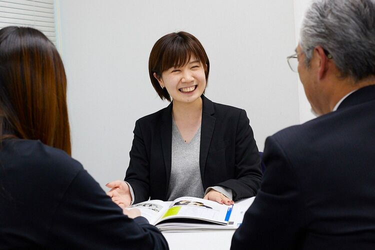 山野美容専門学校画像