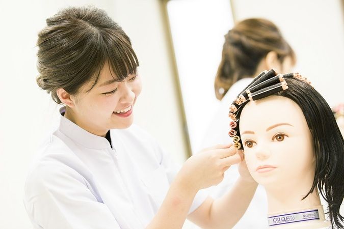 アポロ美容理容専門学校