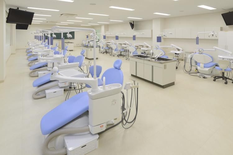 東京西の森歯科衛生士専門学校画像