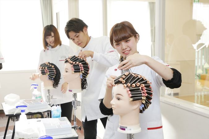 町田美容専門学校