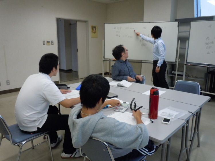 横須賀法律行政専門学校画像