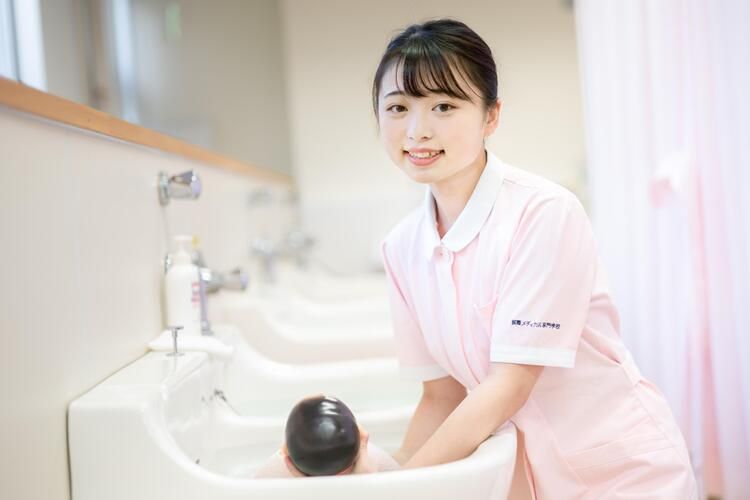 国際メディカル専門学校画像