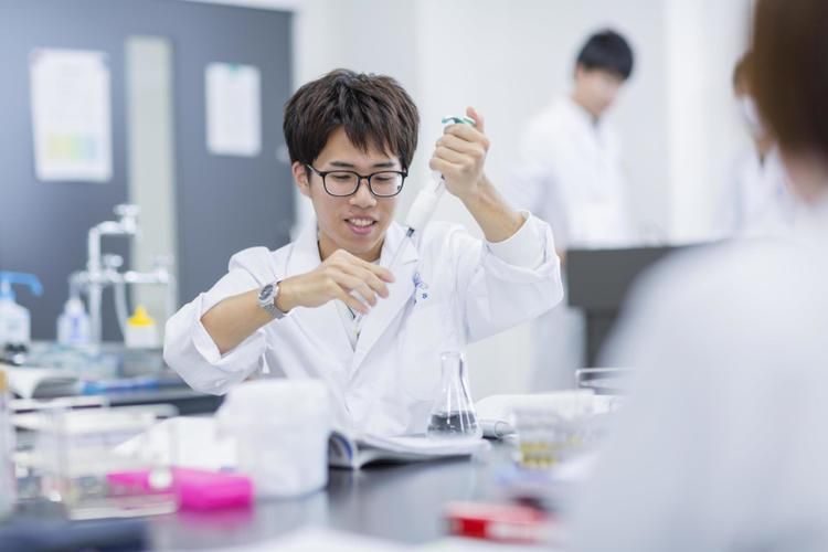 新潟薬科大学附属医療技術専門学校画像