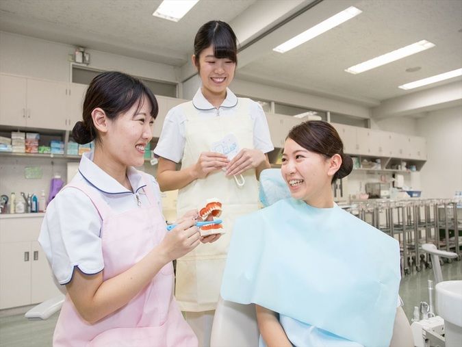 山梨県歯科衛生専門学校