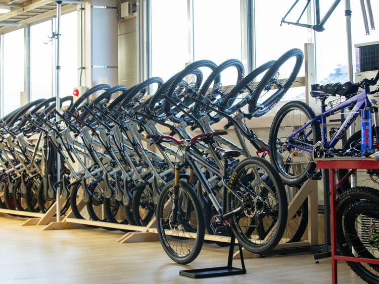 松本情報工科専門学校画像