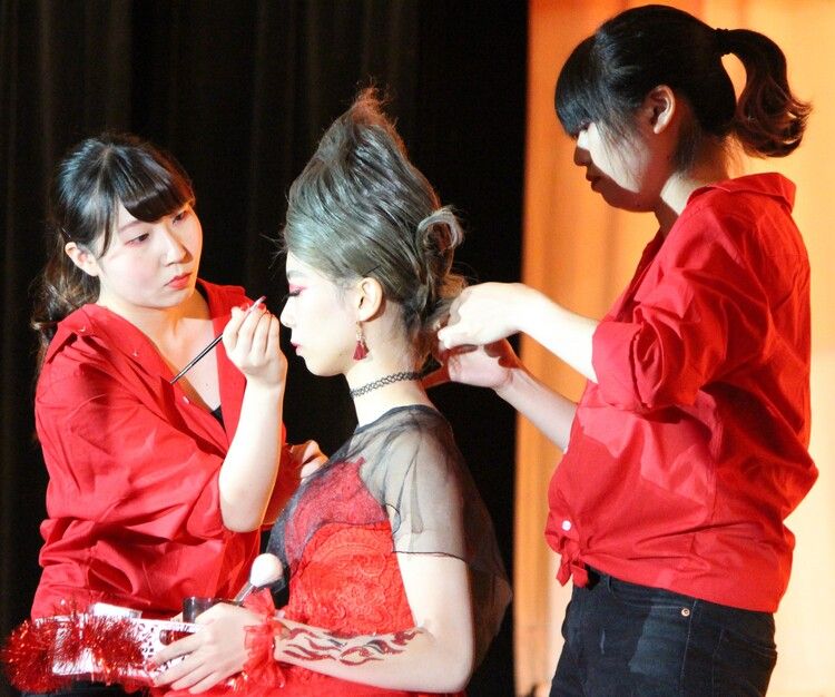 岐阜美容専門学校画像