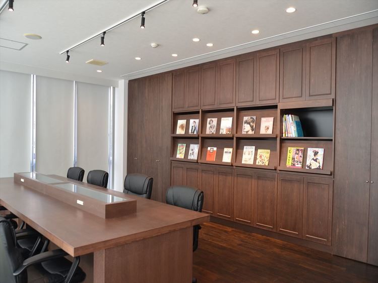 静岡県美容専門学校画像