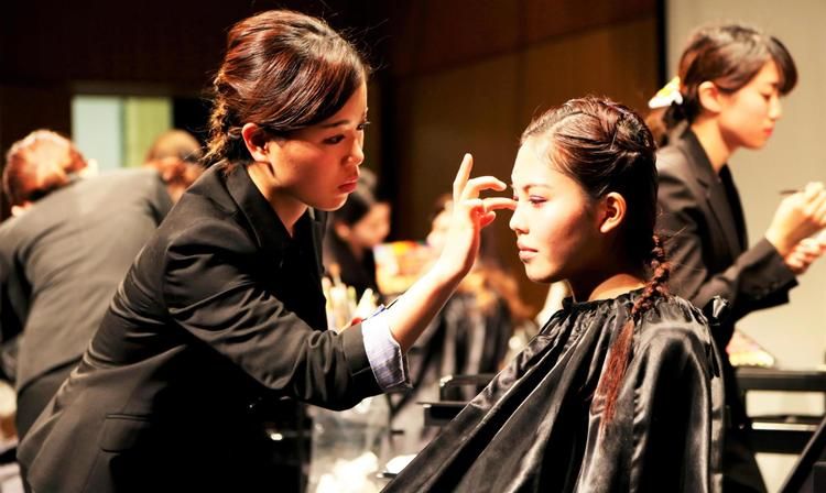 ルネサンス　デザイン・美容専門学校画像