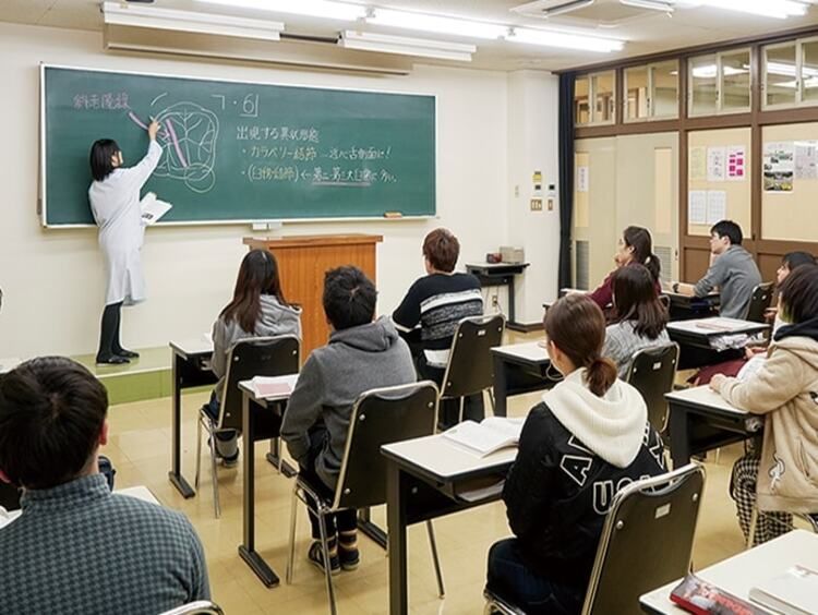 名古屋歯科医療専門学校画像