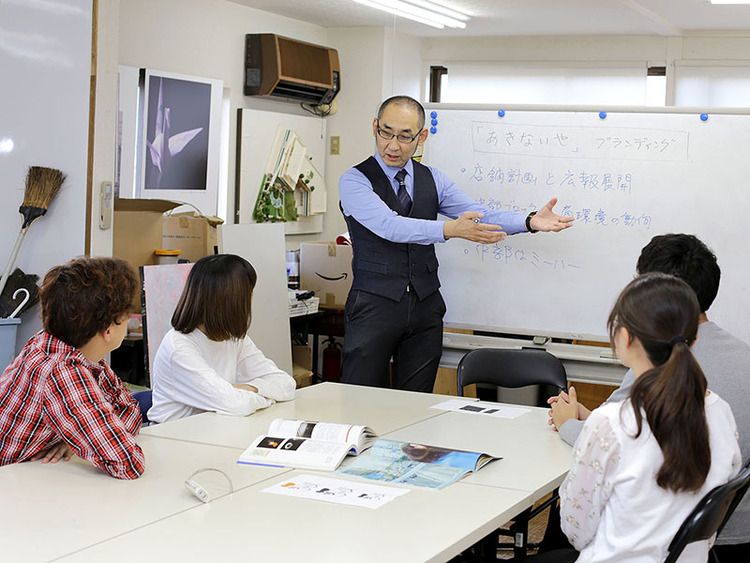 広告デザイン専門学校画像