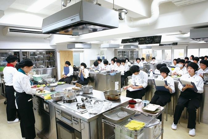 名古屋栄養専門学校