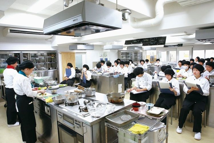 名古屋栄養専門学校画像