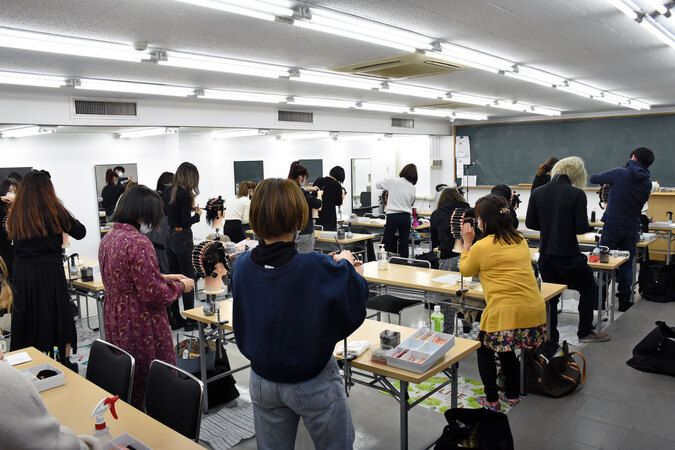 名古屋綜合美容専門学校