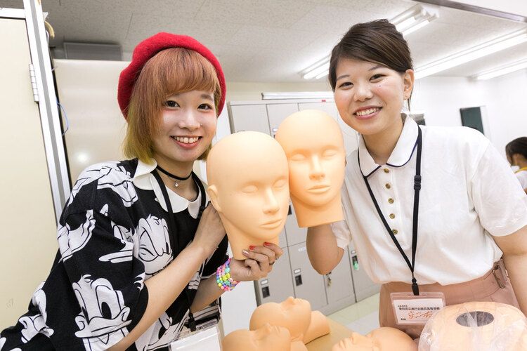 名古屋綜合美容専門学校画像