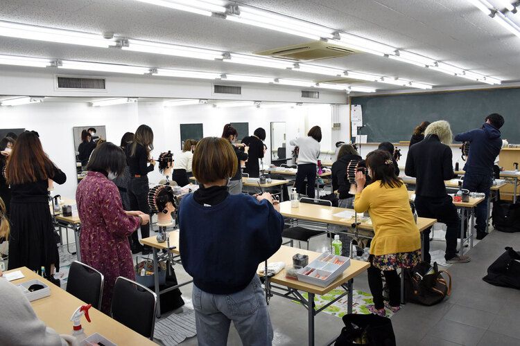 名古屋綜合美容専門学校画像